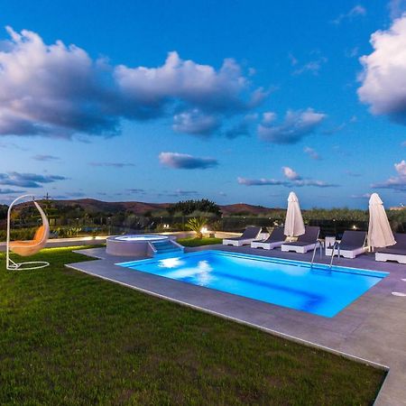 Evangelos Villas, Lavish Touch, By Thinkvilla Angeliana  Ngoại thất bức ảnh